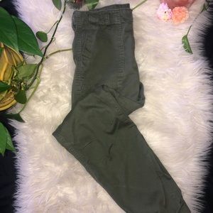 Flattering cinched end pants
